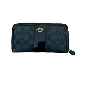 Coach Wallet. Black.